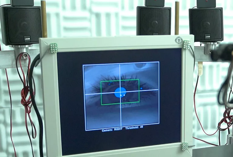 eye tracking device