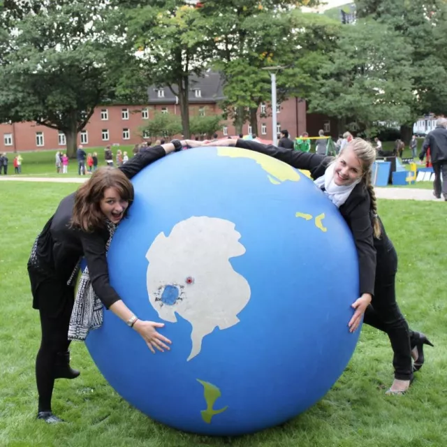 Globe Picture